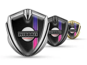 Nissan Metallico Emblema Badge Ispirato Corse Lucido